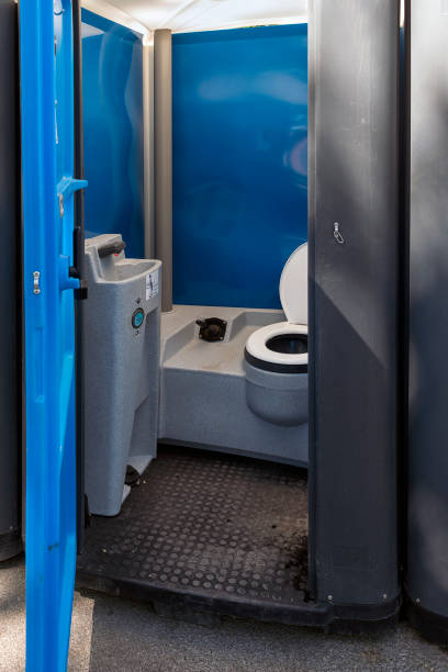 Best Portable restroom trailer rental  in Florence, AL